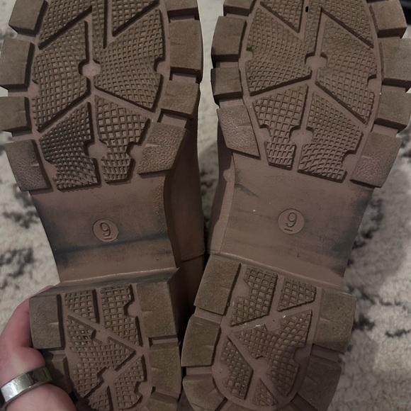 Women's Nude Chelsea Boots Size 9 - Picture 3 of 6